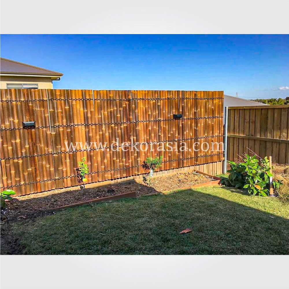  Big bamboo fence with 4 back slats and black coco rope