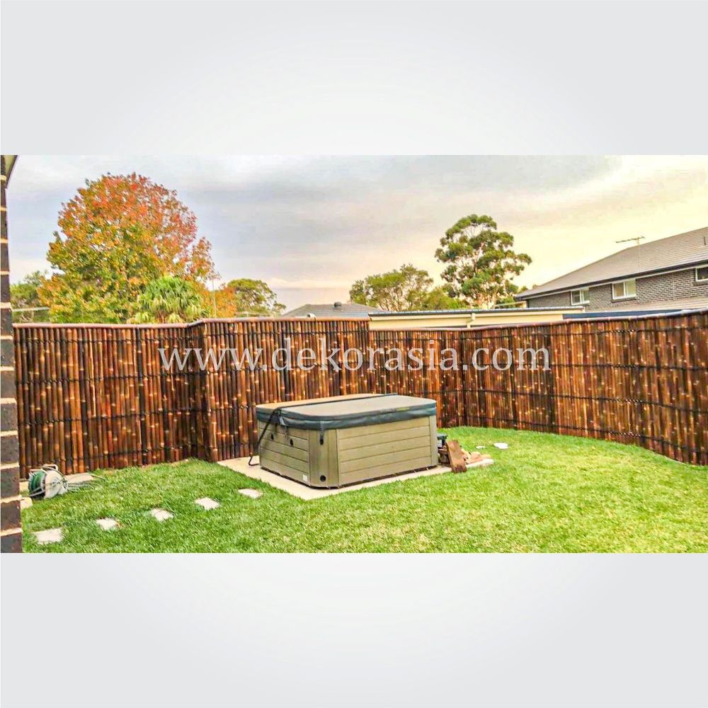  Big bamboo fence with 4 back slats and black coco rope